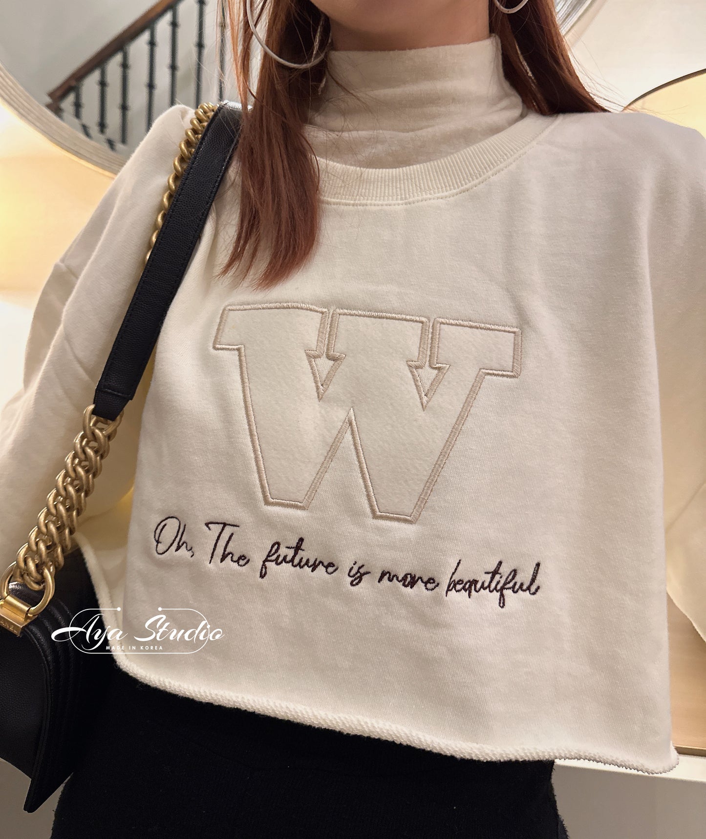 Hoodie with "W" letter